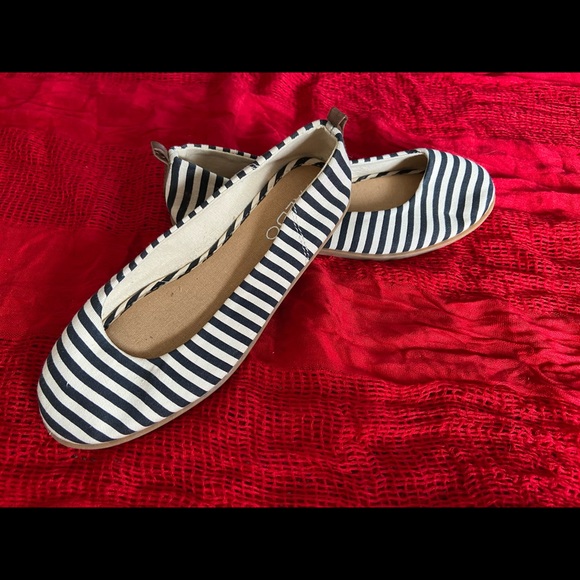 New Aldo Nautical Shoes women size 6.5 - Picture 2 of 8